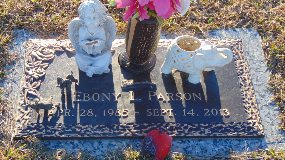 Ebony Parson's gravestone.